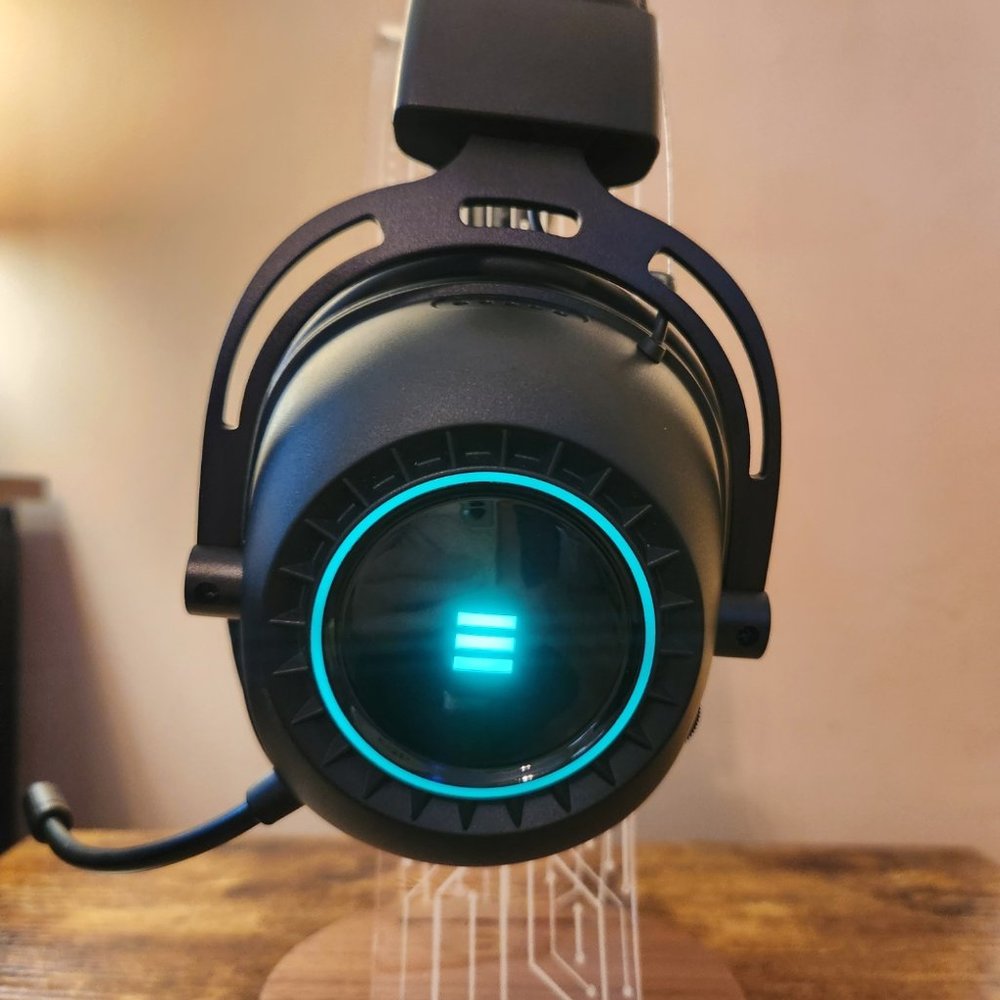 NIB Wireless RGB Gaming Headset - Picture 6 of 6